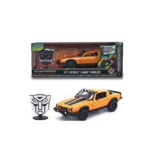   Űrdongó 1977-es Chevrolet Camaro fém jelvénnyel együtt 1:24 Transformers